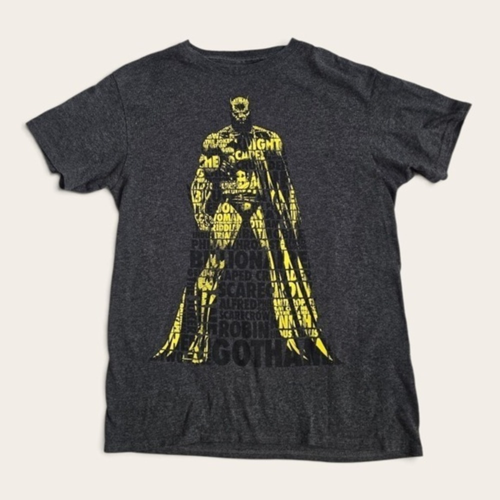 Batman Gray And Yellow Character Graphic Tee Medium